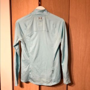Baby blue/ fitted/ quarter zip